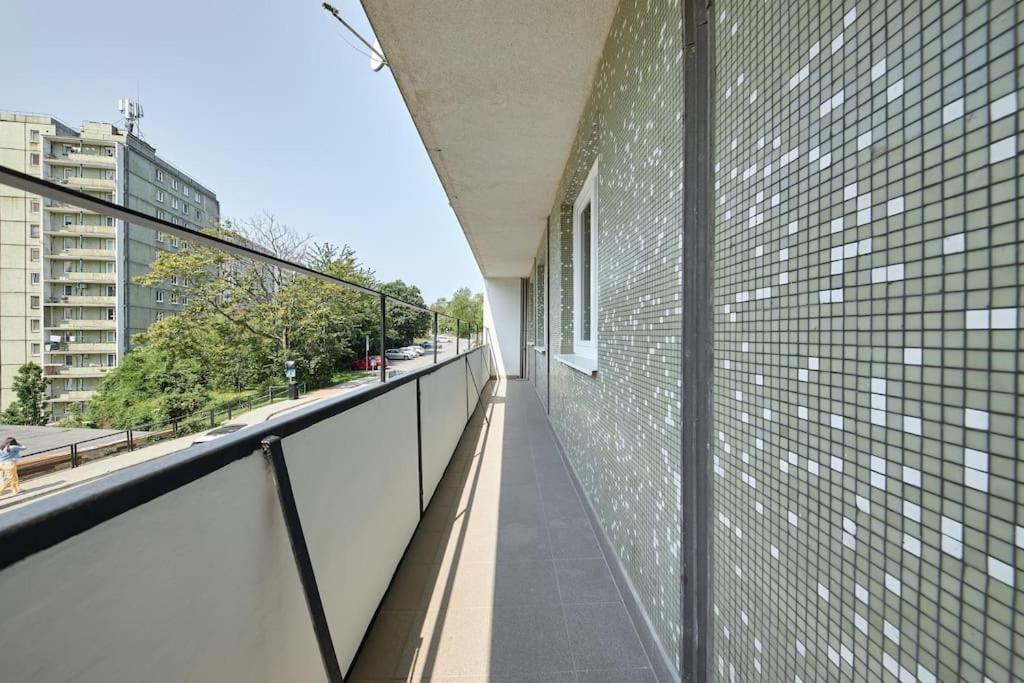 Riverside Center, 3 Bedroom Garage * Bratysława